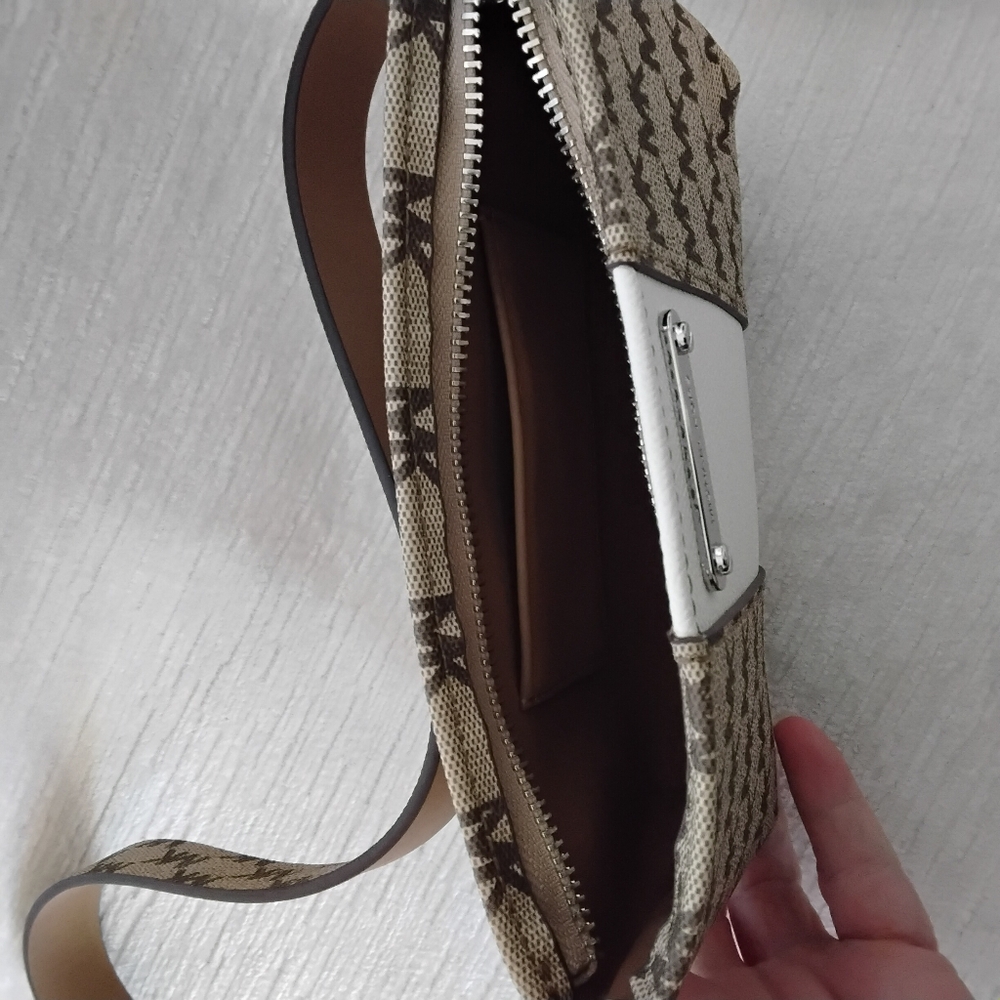 MICHAEL KORS BELT BAG Brown Tan Metallic Hardware Size S/M - Picture 5 of 6